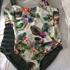 Ladies one piece swimsuit